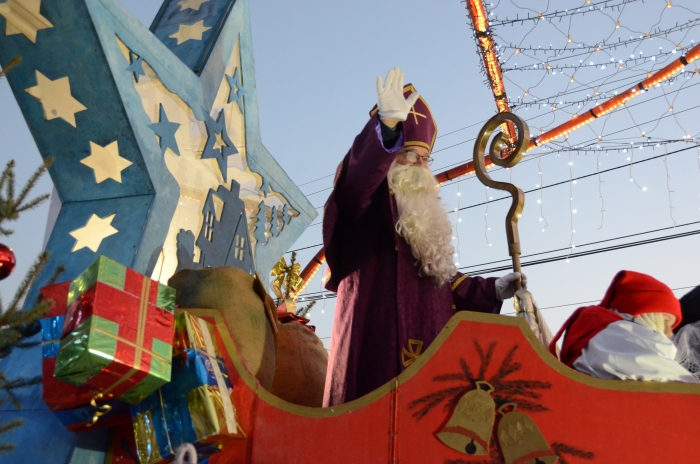 Saint Nicolas dans le défilé